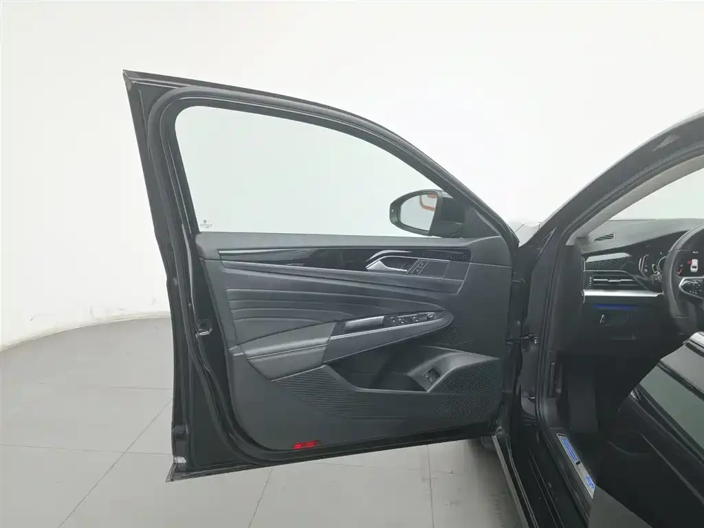 Volkswagen Passat New Energy 2023 из CN, фото 7