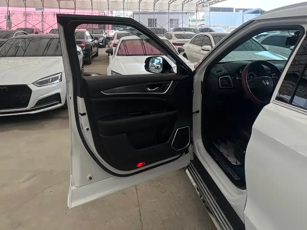 Honda UR-V 2023 из CN, фото 5