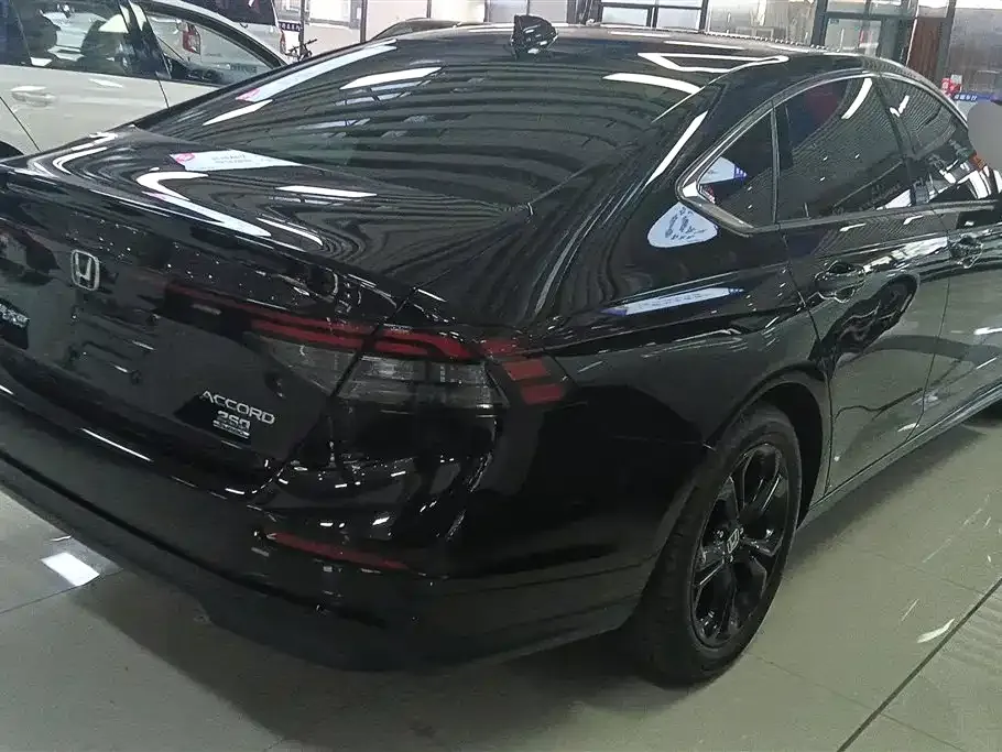 Honda Accord — фото 10