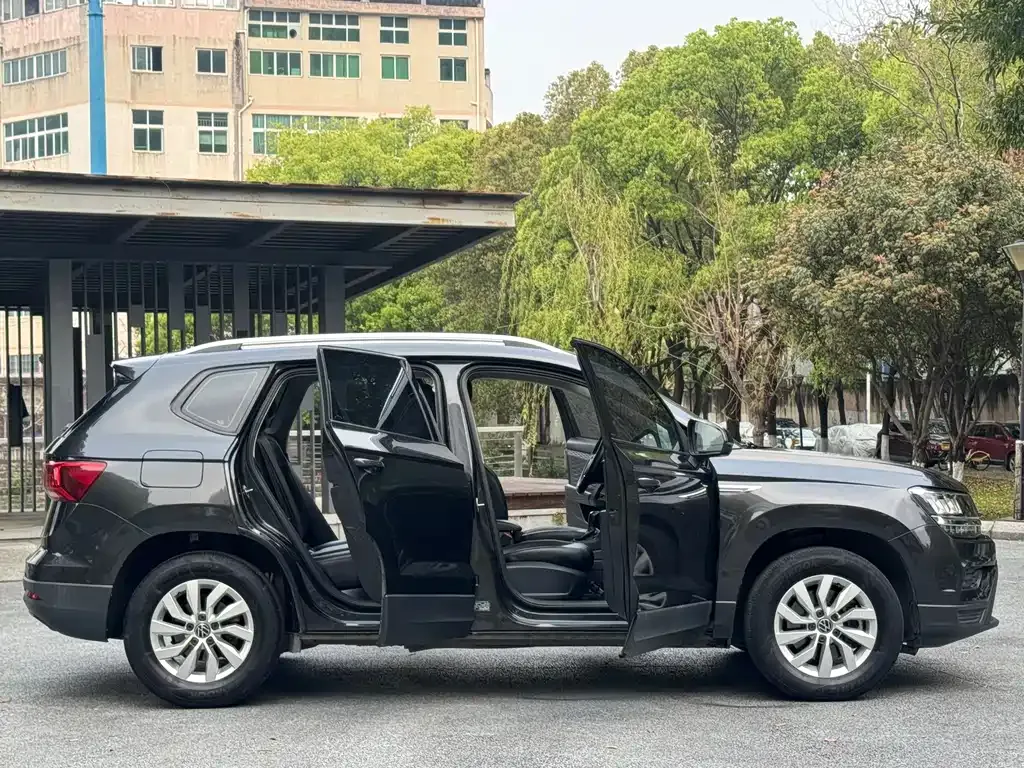 Volkswagen Tharu 2022 из CN, фото 8