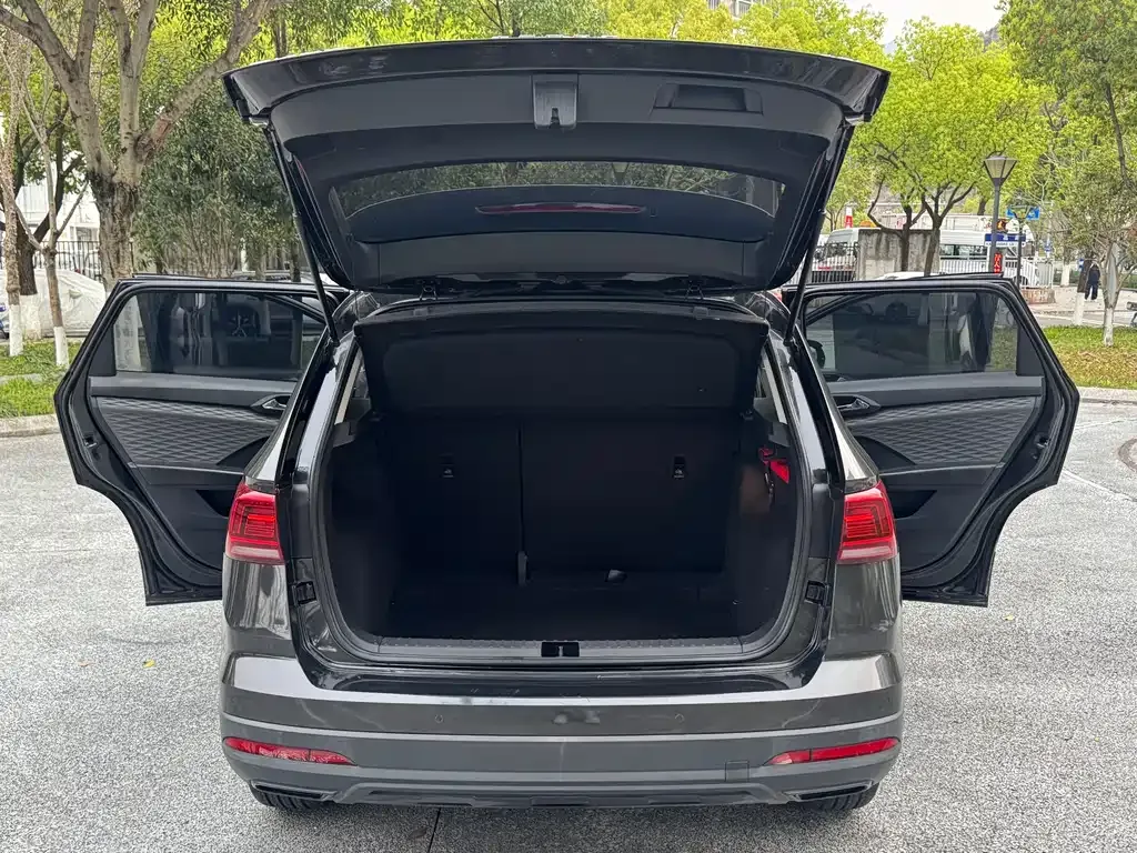 Volkswagen Tharu 2022 из CN, фото 5