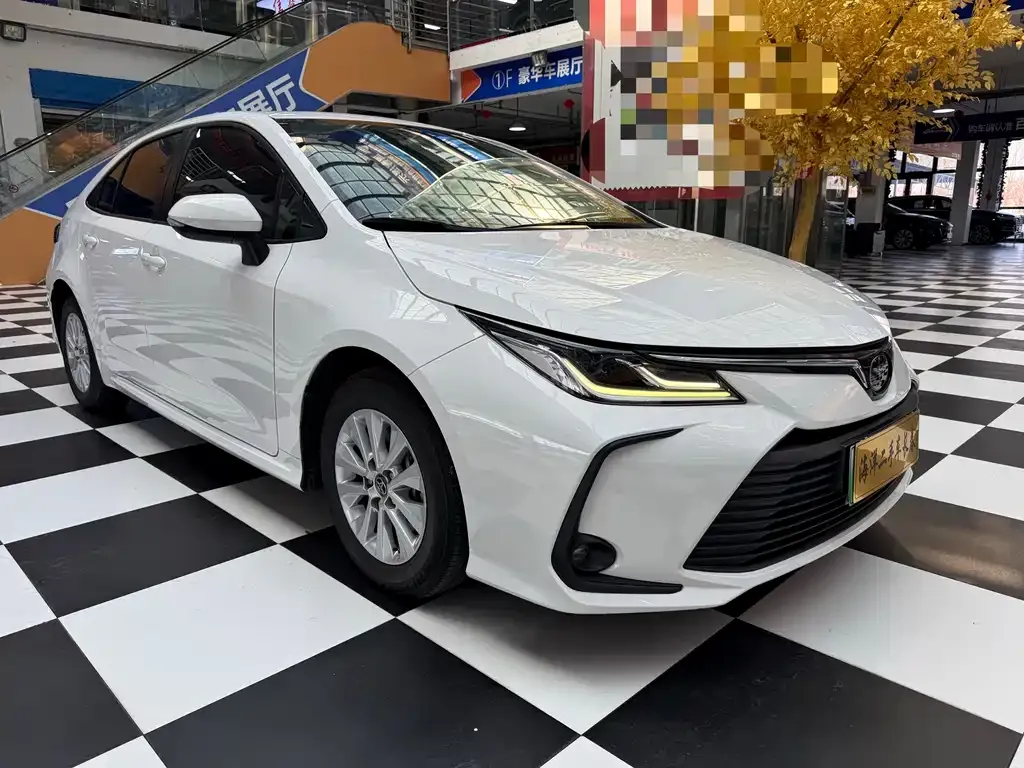 Toyota Corolla — фото 2