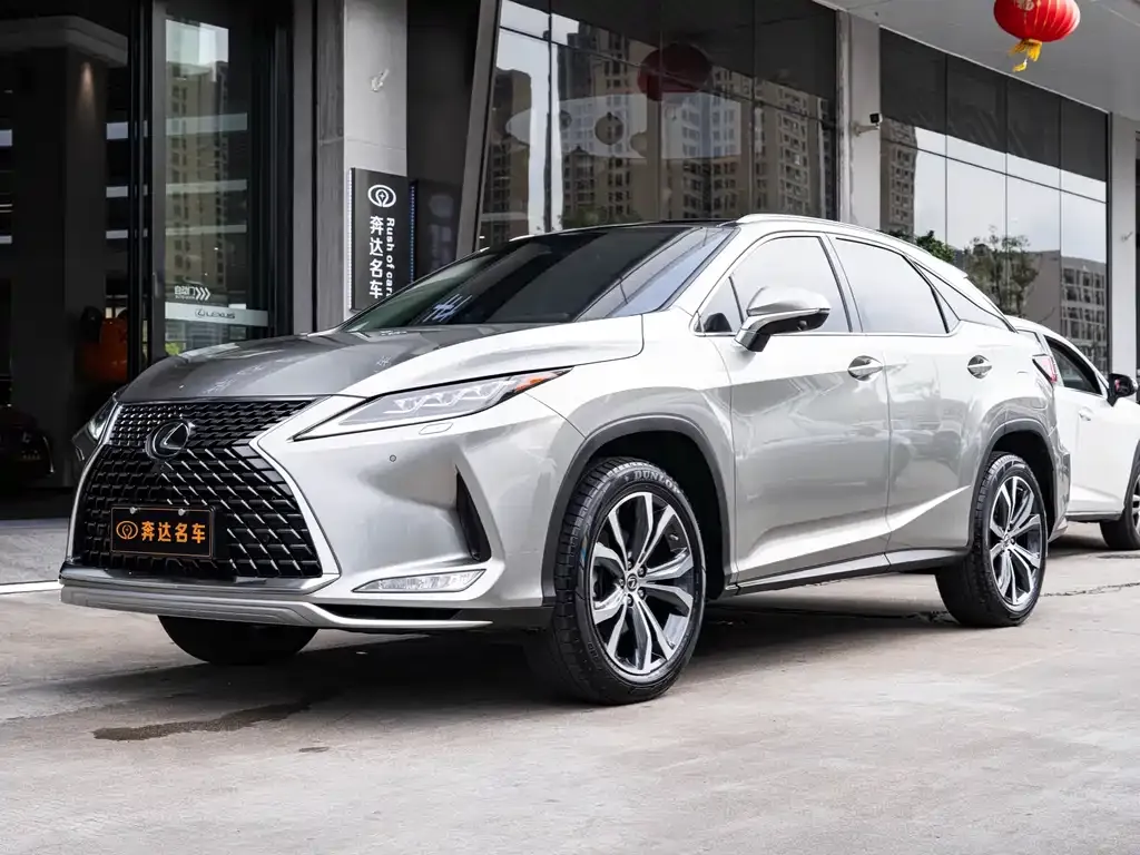 Lexus RX — фото 1