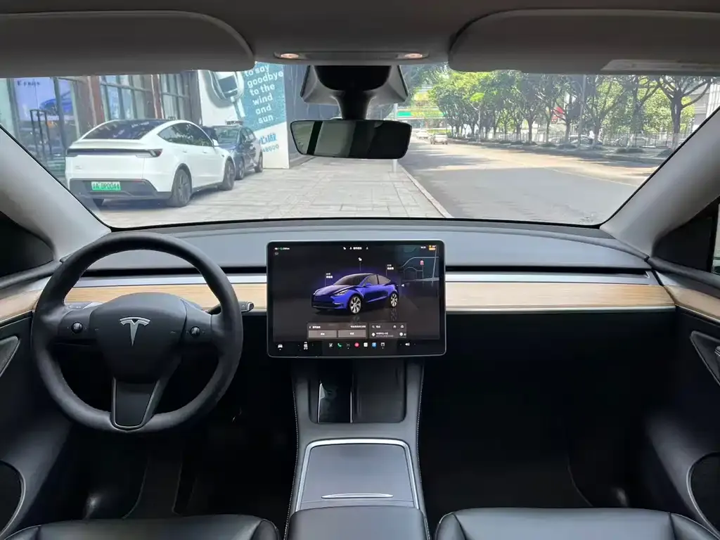 Tesla Model Y — фото 4