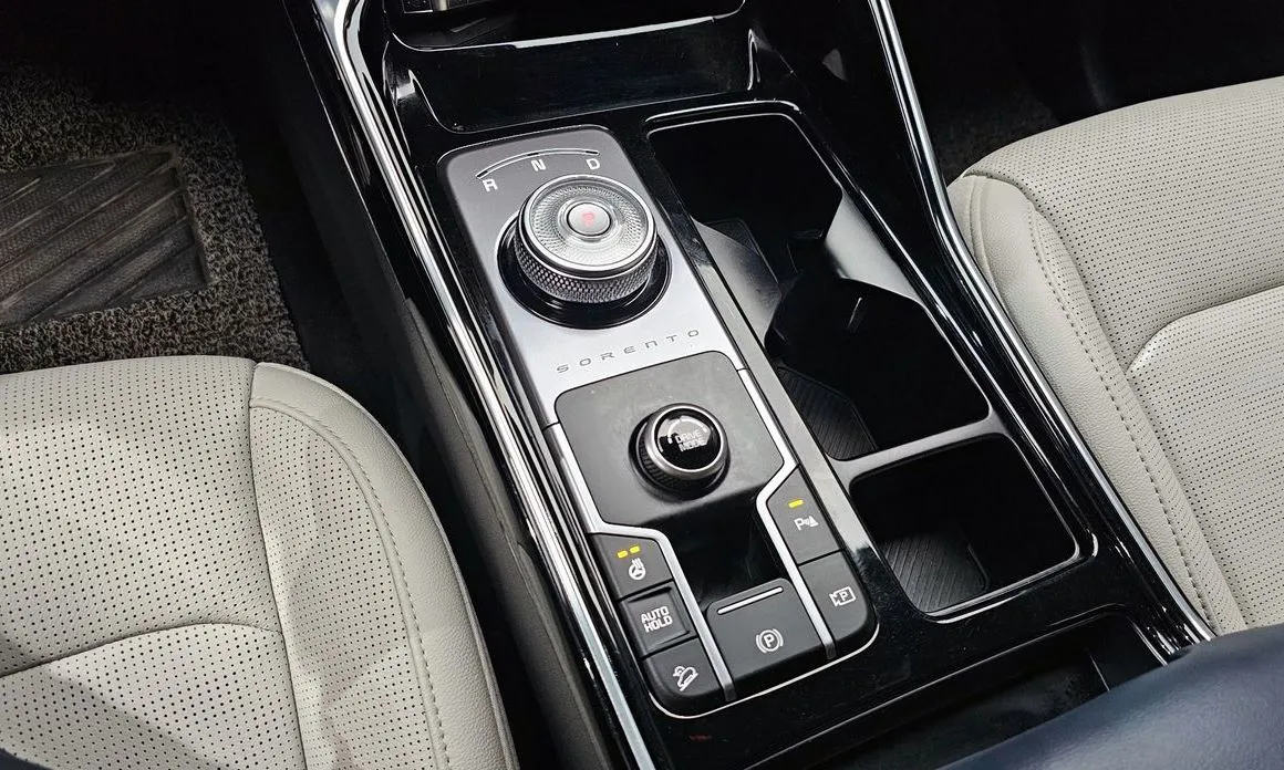Kia Sorento — фото 10