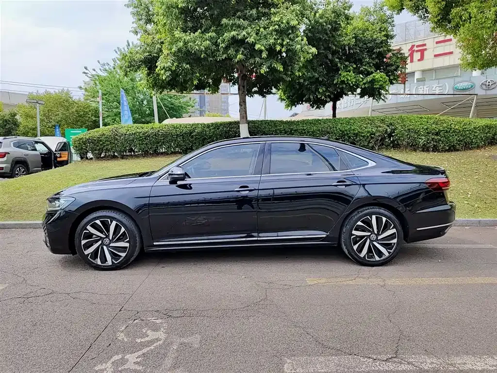 Volkswagen Passat — фото 5