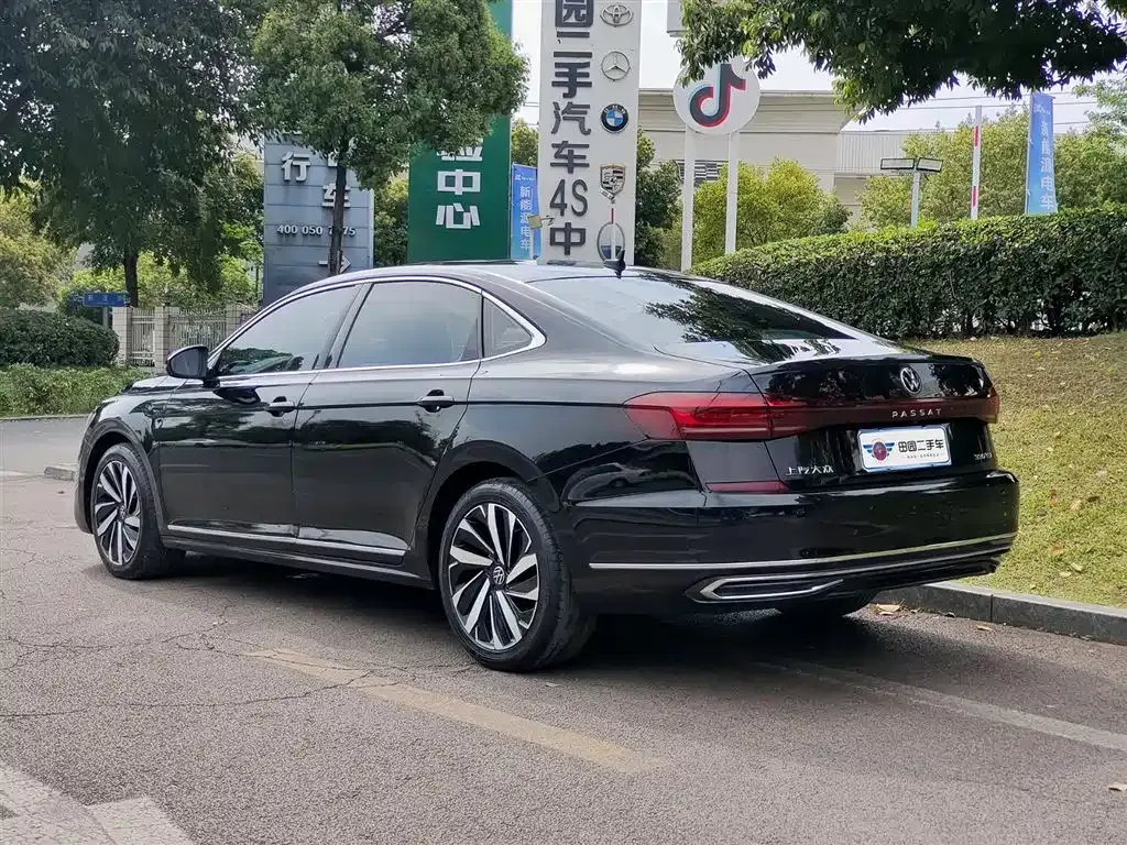 Volkswagen Passat — фото 10