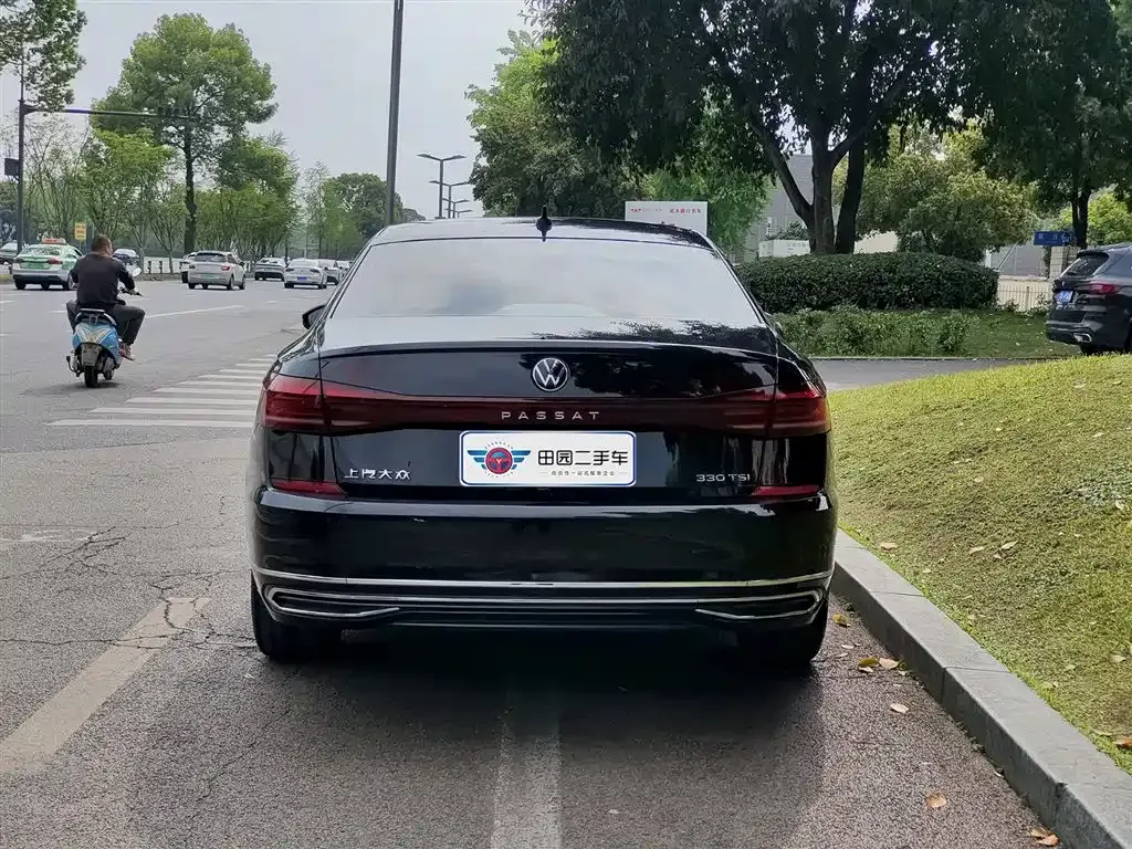 Volkswagen Passat — фото 6