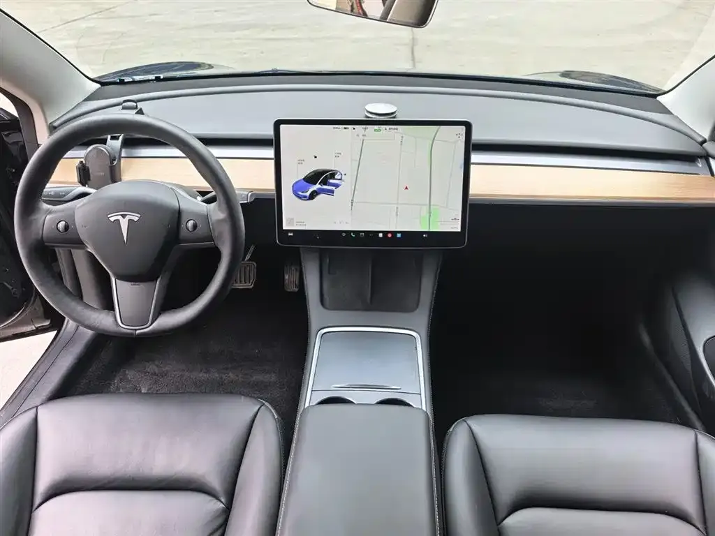 Tesla Model 3 — фото 6