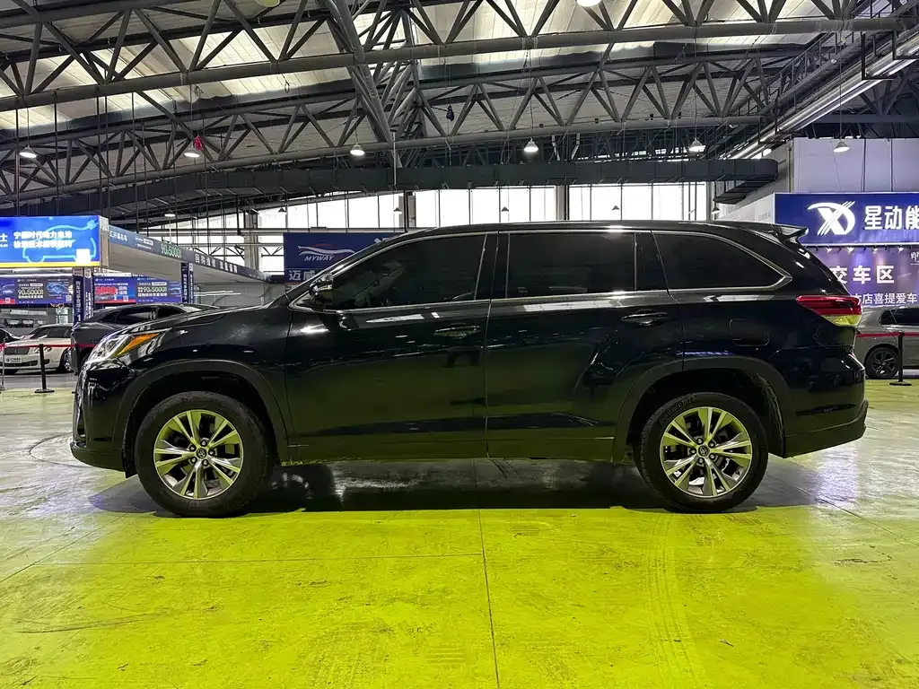 Toyota Highlander 2021 из CN, фото 8