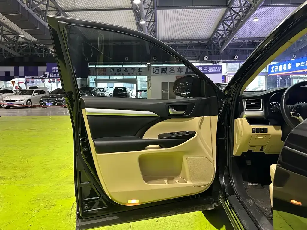 Toyota Highlander 2021 из CN, фото 9