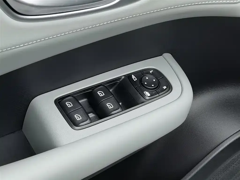 Roewe D6 2025 из CN, фото 4