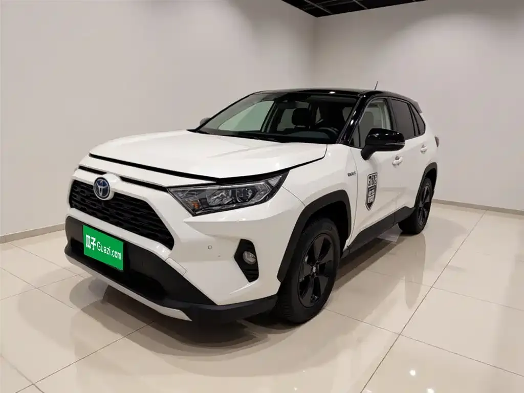 Toyota RAV4 — фото 7