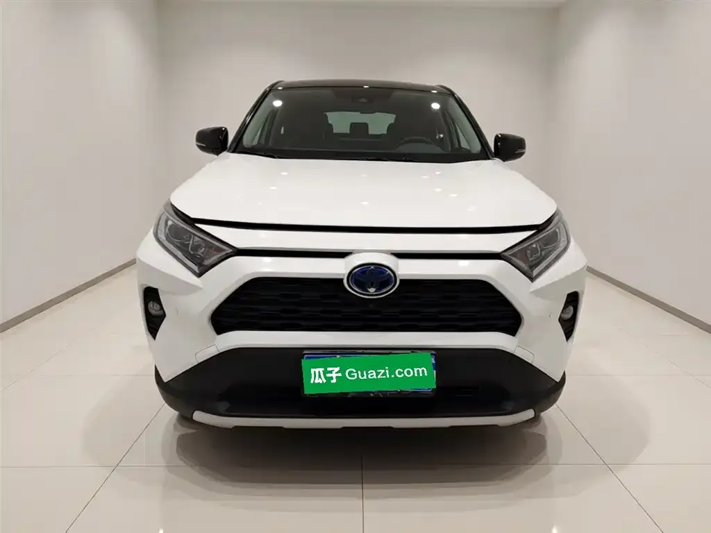 Toyota RAV4 — фото 2