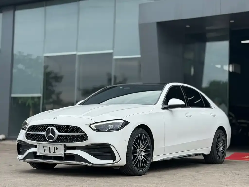 Mercedes-Benz C-Class — фото 1