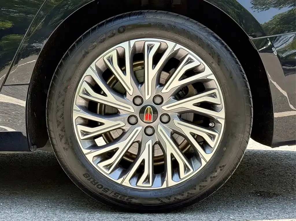 Hongqi H5 — фото 2