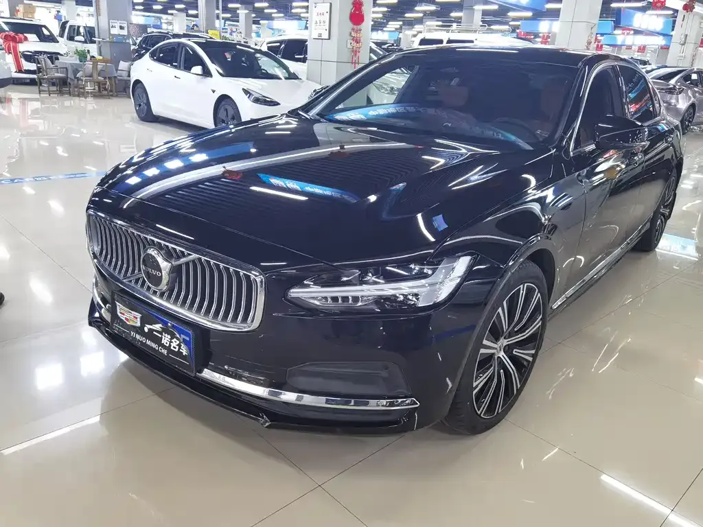 Volvo S90 — фото 1