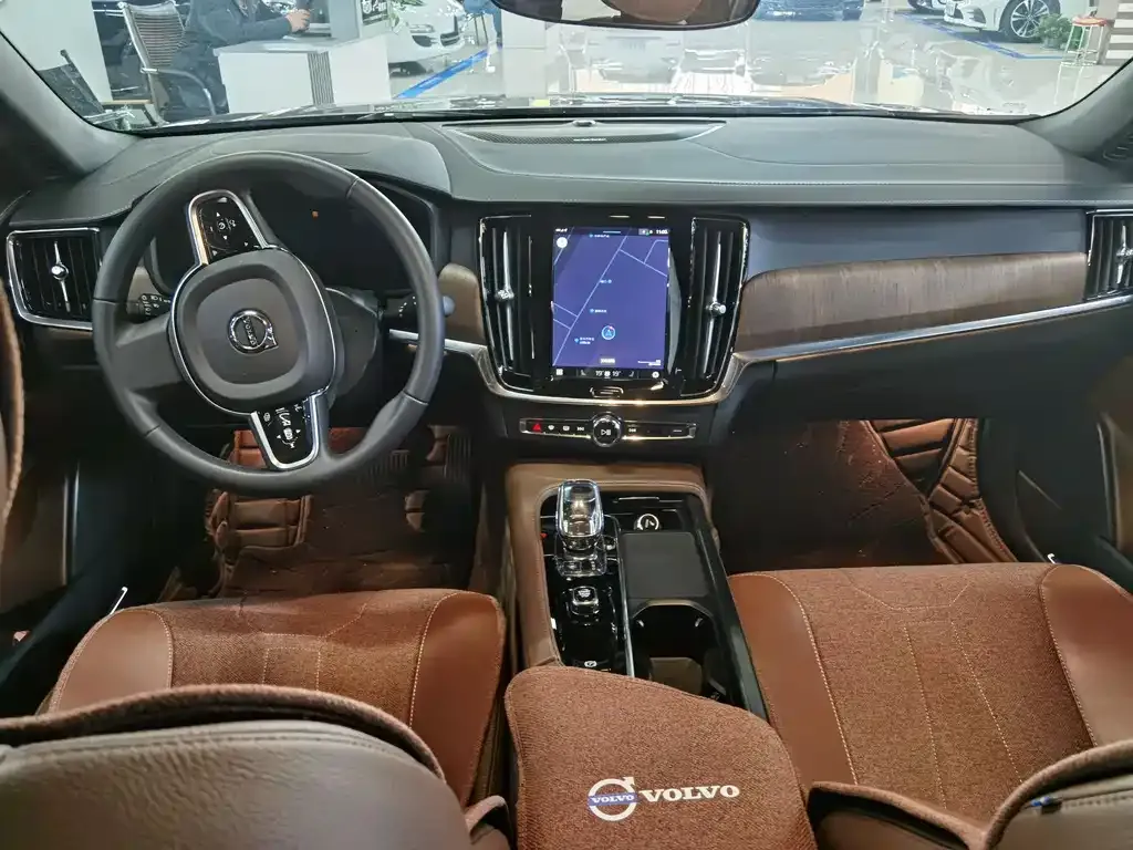 Volvo S90 — фото 9