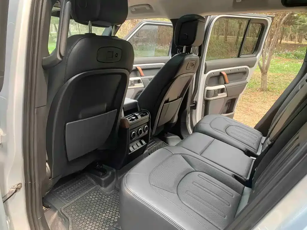 Land Rover Defender — фото 10