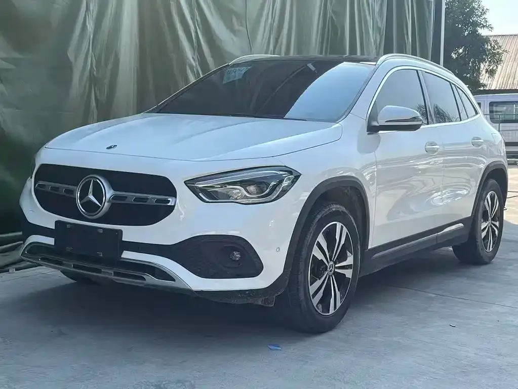 Mercedes-Benz GLA — фото 1