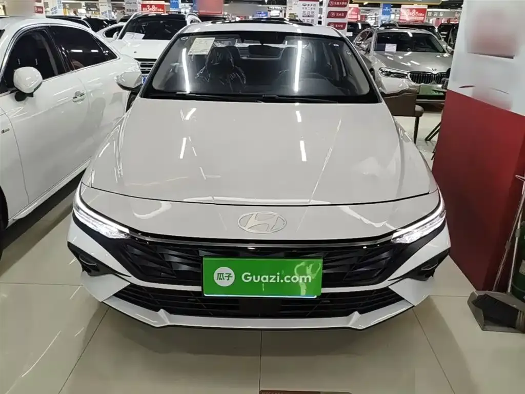 Hyundai Elantra — фото 4