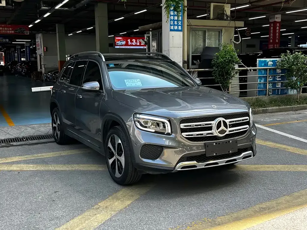 Mercedes-Benz GLB — фото 10