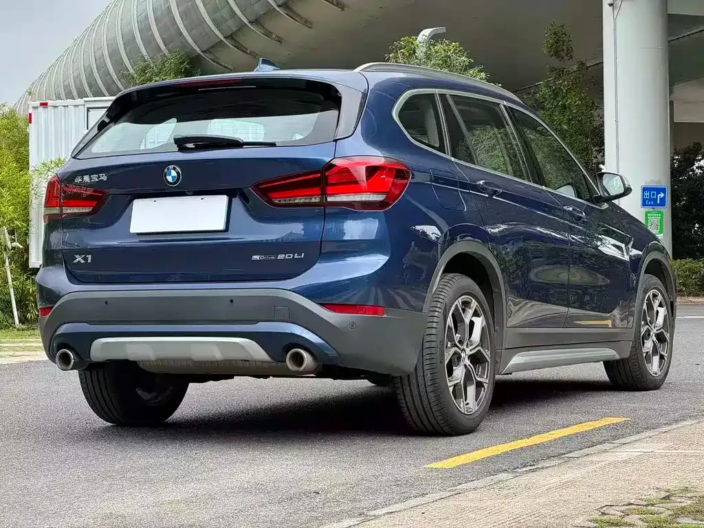 BMW X1 — фото 7