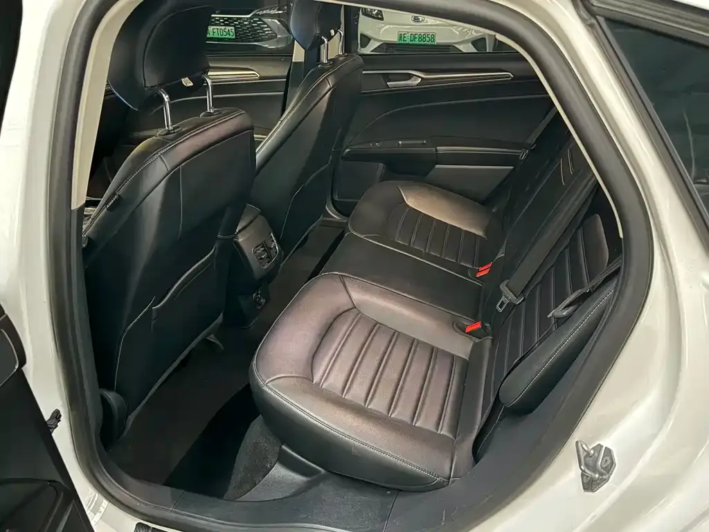 Ford Mondeo 2021 из CN, фото 8
