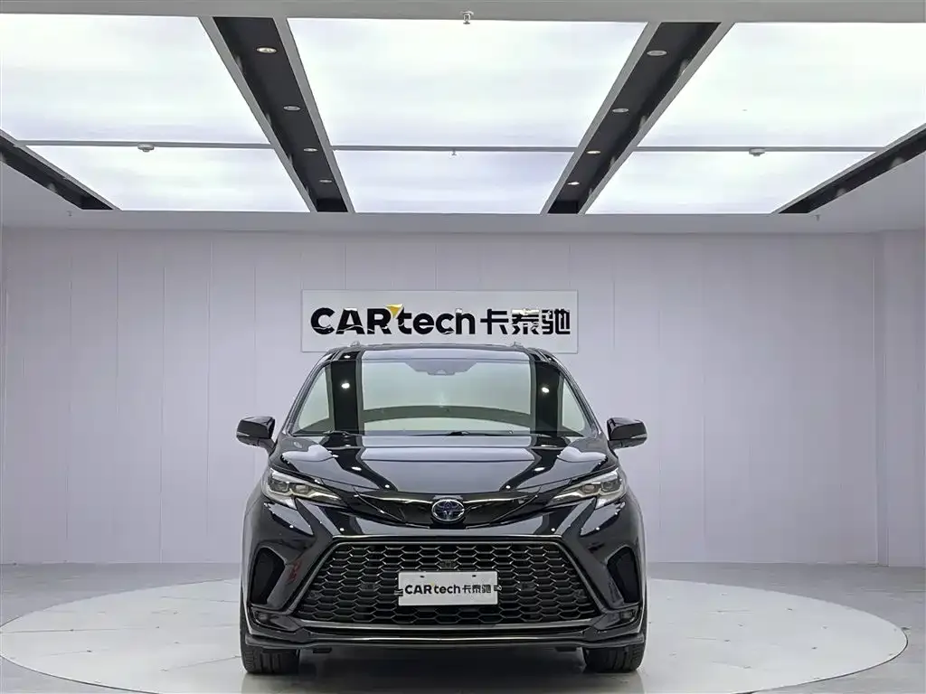 Toyota Granvia — фото 2