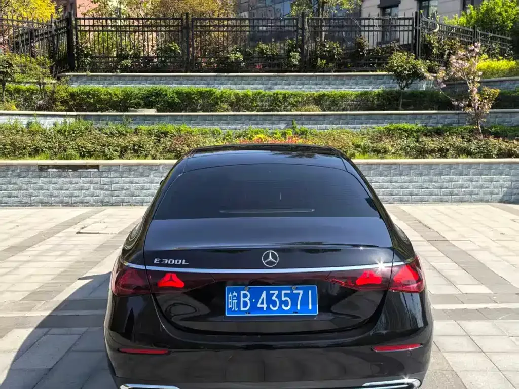 Mercedes-Benz E-Class — фото 10
