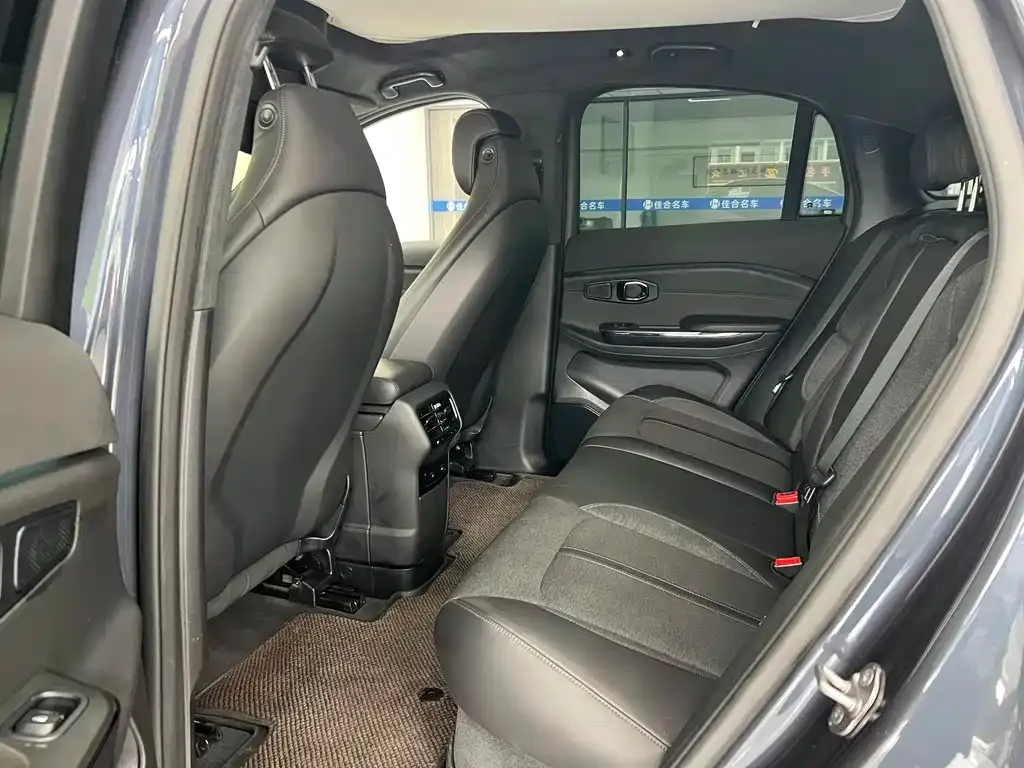 NIO EC6 — фото 9