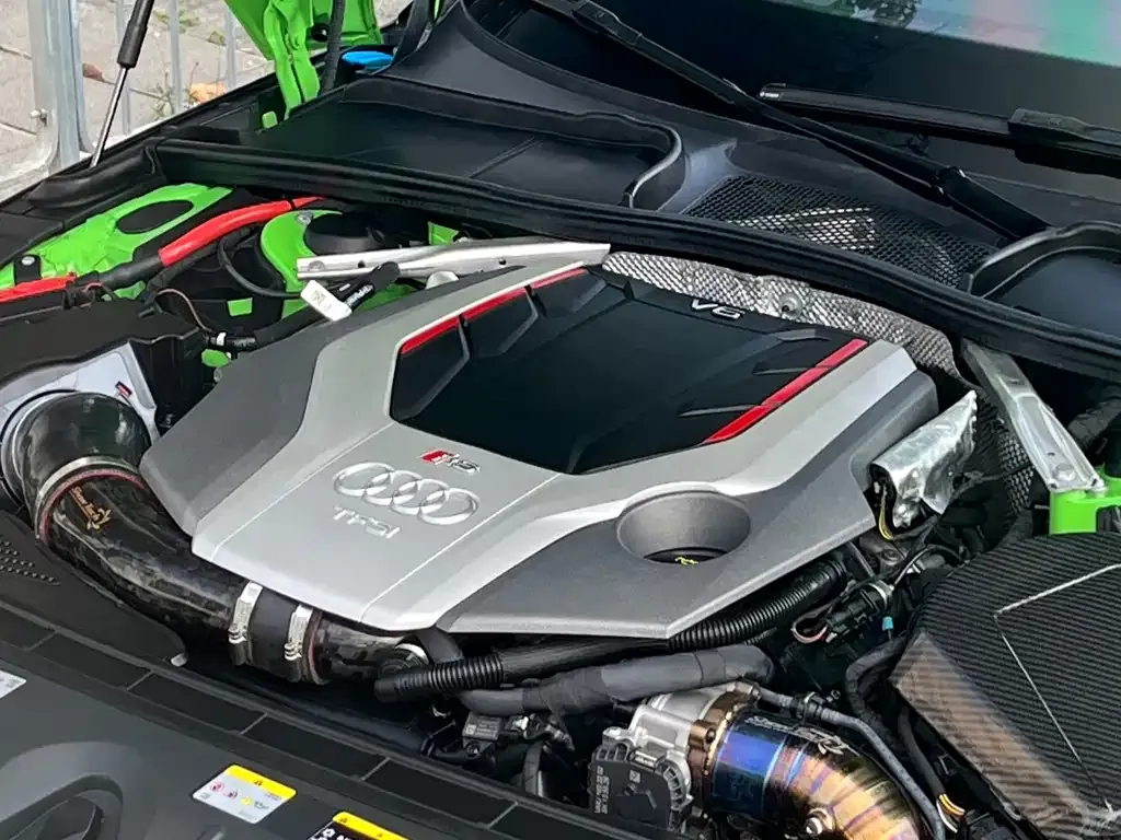 Audi RS 4 2023 из CN, фото 4
