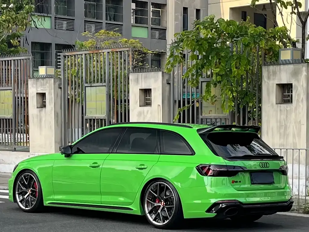 Audi RS 4 2023 из CN, фото 8
