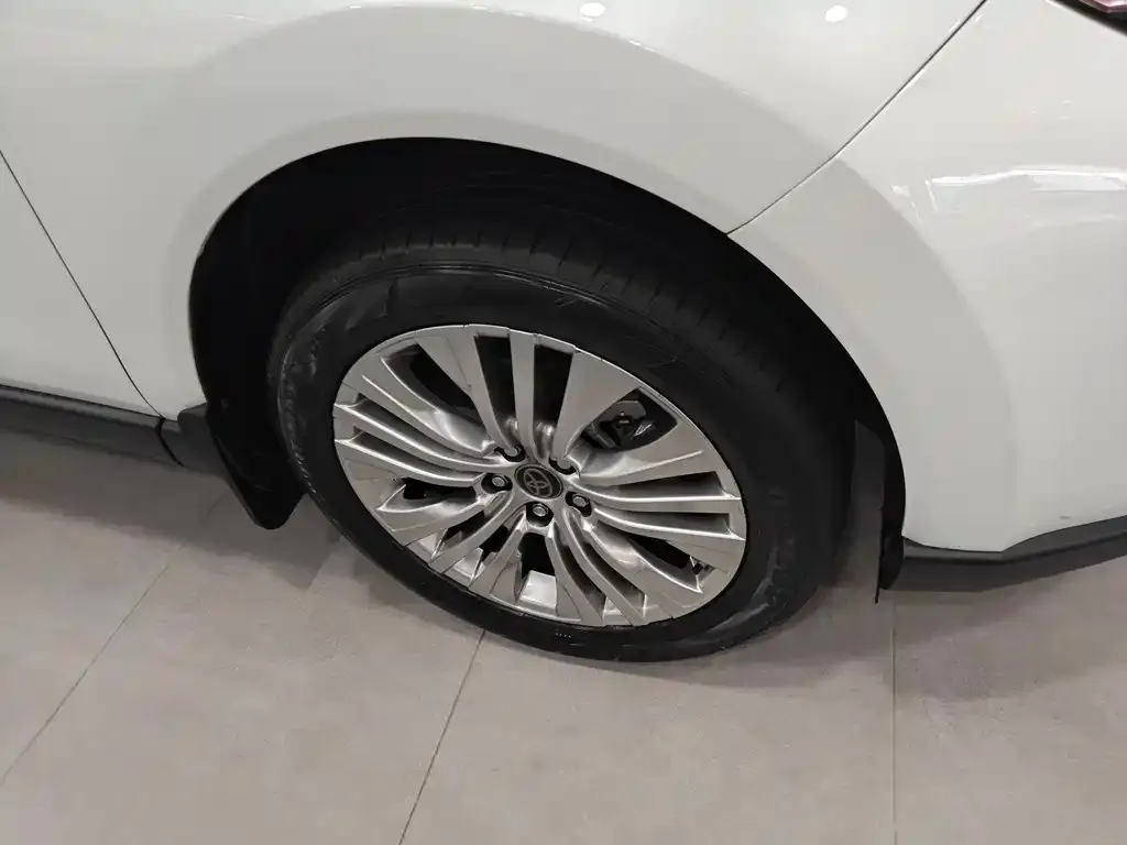 Toyota Harrier 2023 из CN, фото 2