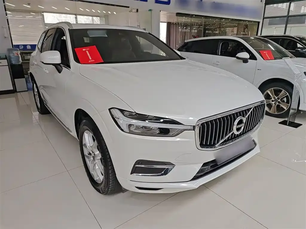 Volvo XC60 — фото 7