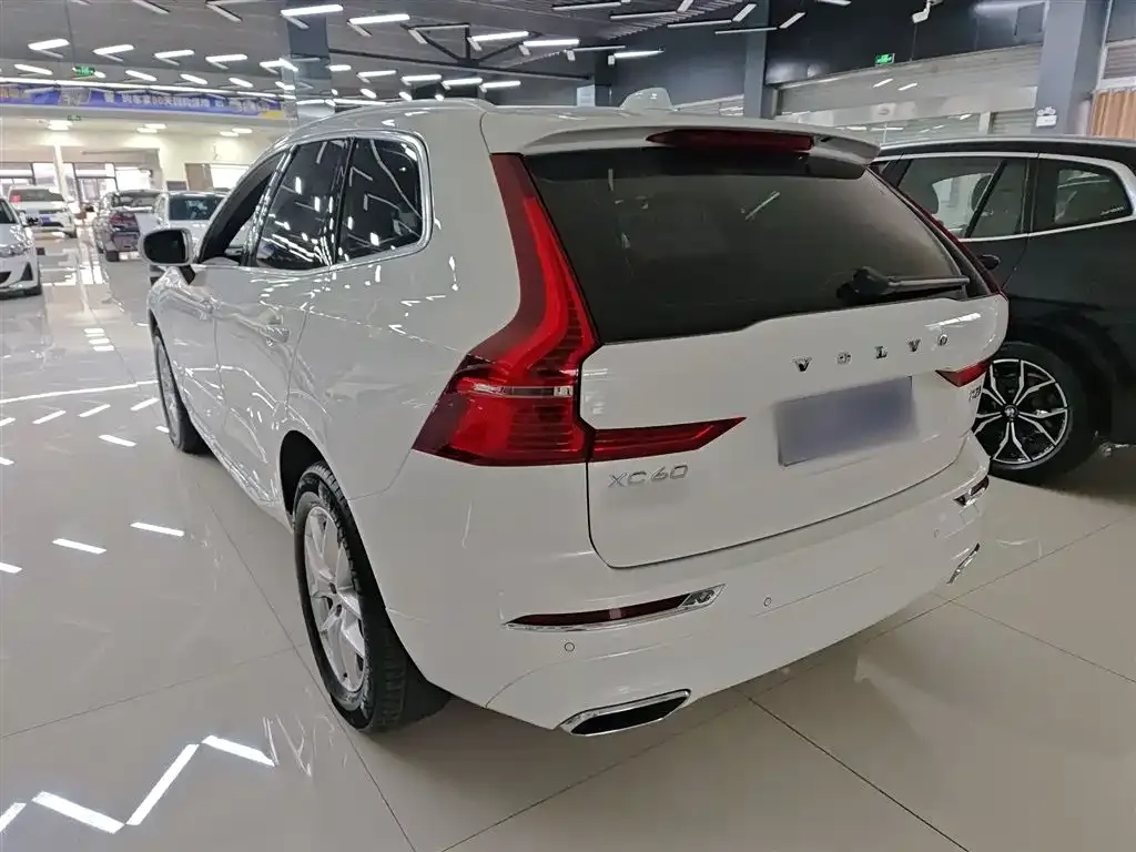 Volvo XC60 — фото 4