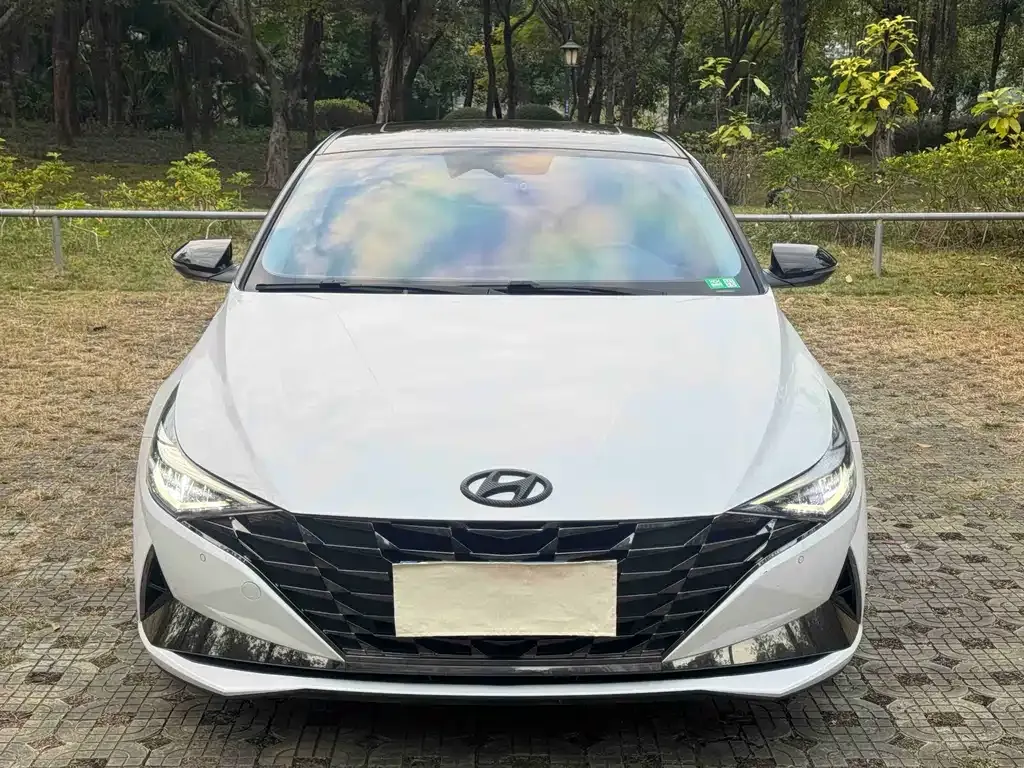 Hyundai Elantra — фото 6