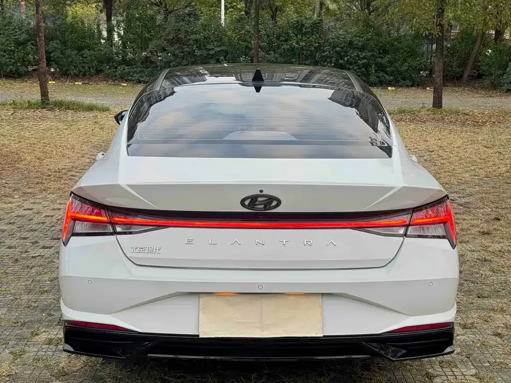 Hyundai Elantra — фото 4
