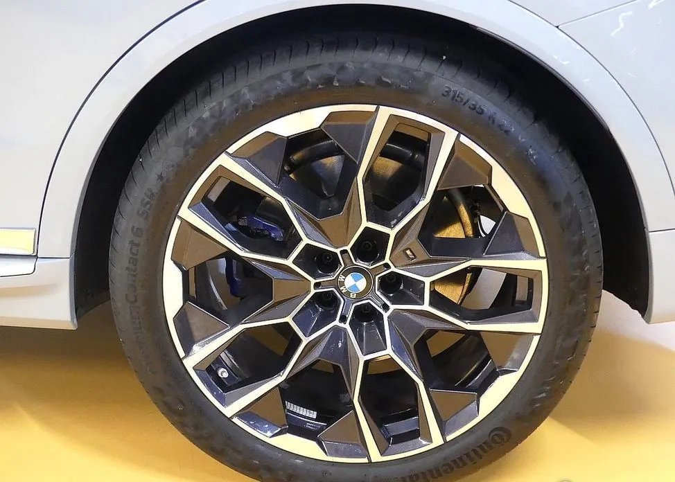 BMW X7 2024 из KR, фото 8