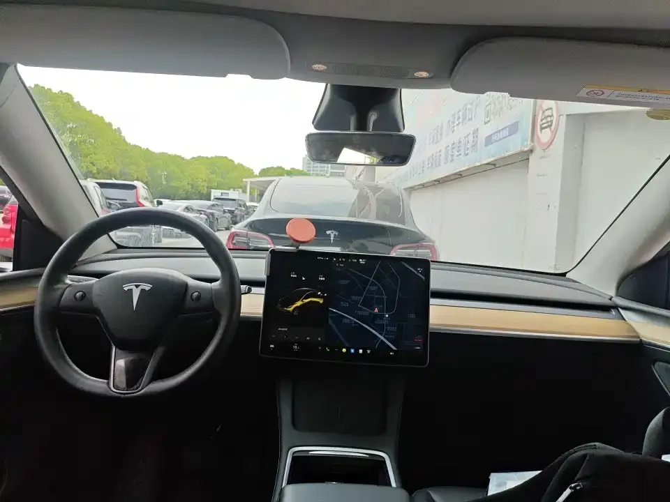 Tesla Model Y — фото 2