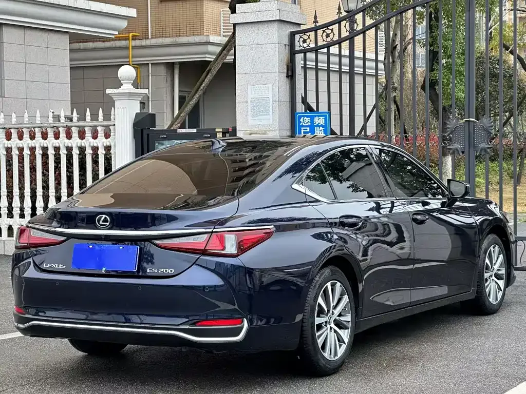 Lexus ES — фото 9