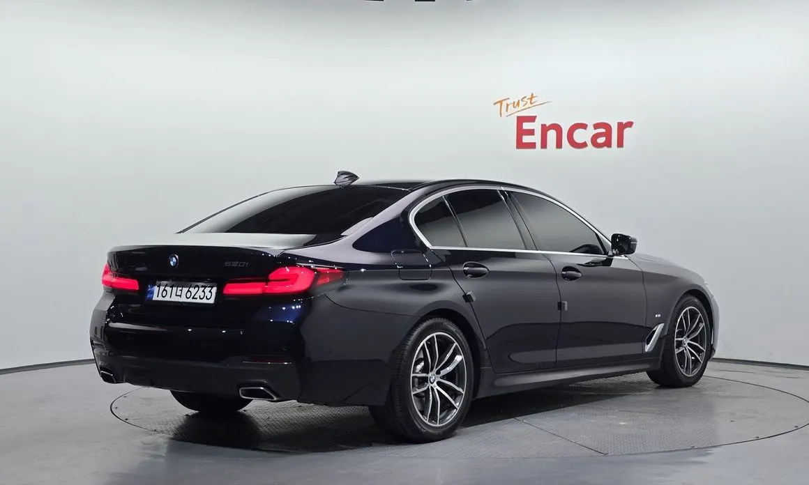 BMW 5-Series 2023 из KR, фото 2