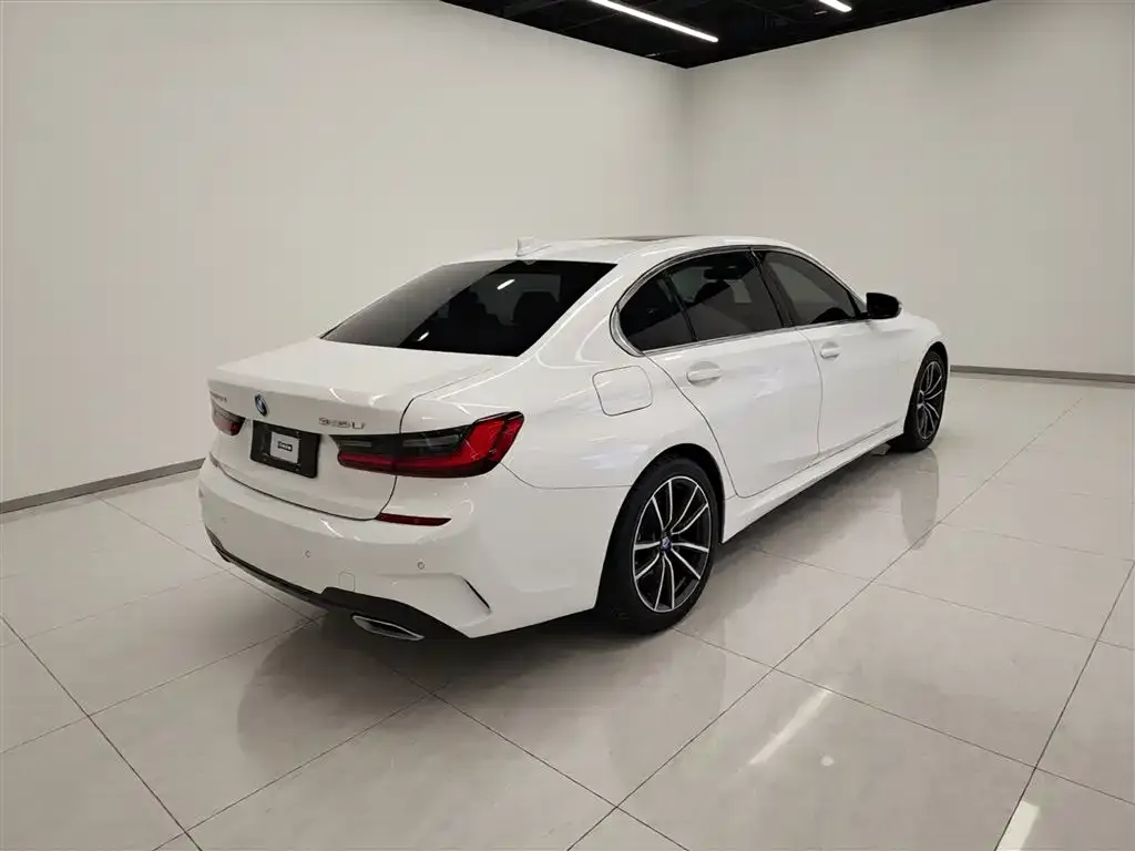 BMW 3 Series — фото 4