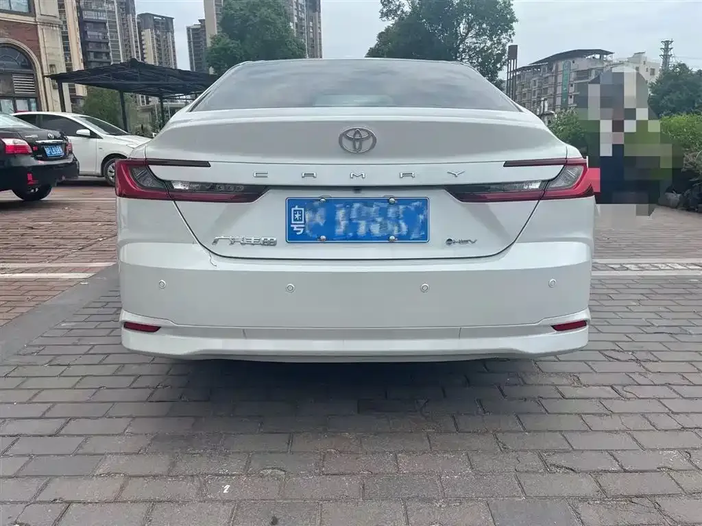 Toyota Camry — фото 4
