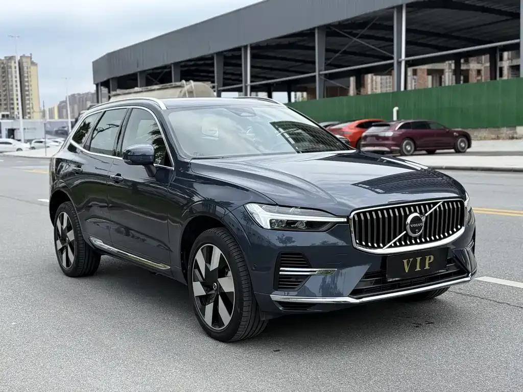 Volvo XC60 PHEV — фото 3