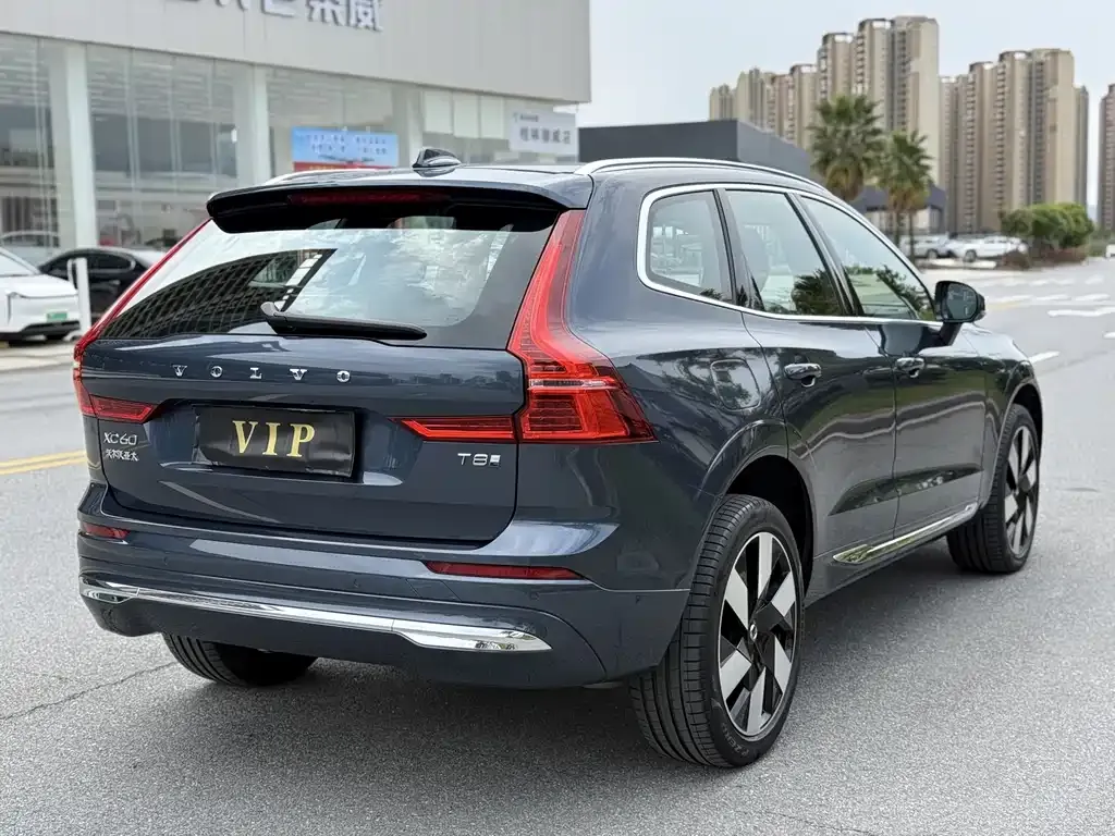 Volvo XC60 PHEV — фото 4