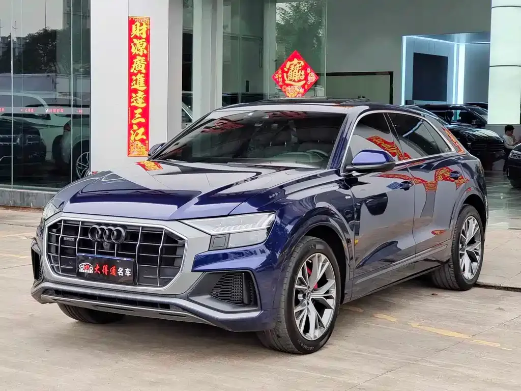 Audi Q8 — фото 1