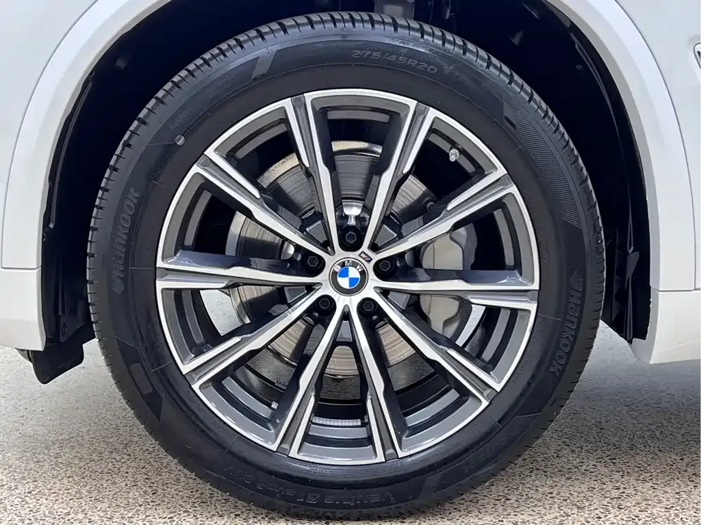 BMW X5 — фото 10