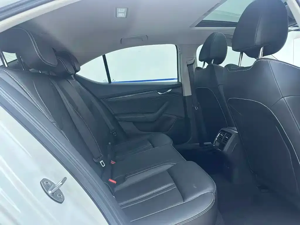 Skoda Octavia — фото 7
