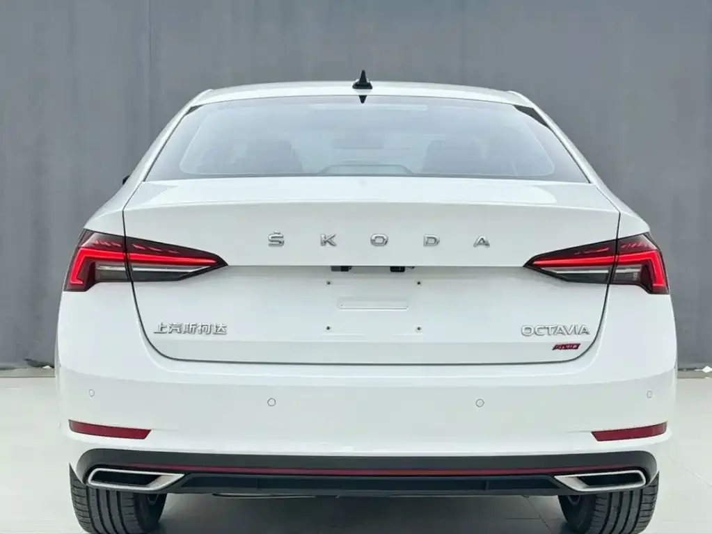 Skoda Octavia — фото 3